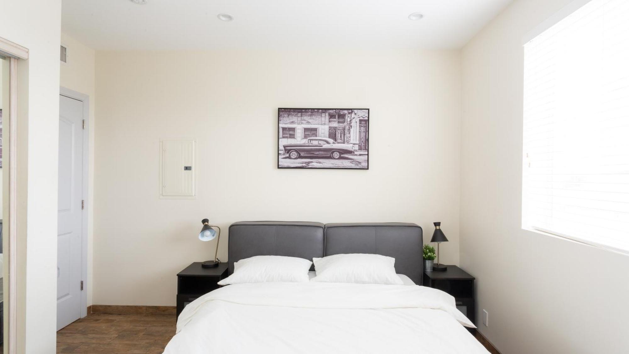Three-Bedroom Hollywood Condo Los Angeles Zewnętrze zdjęcie