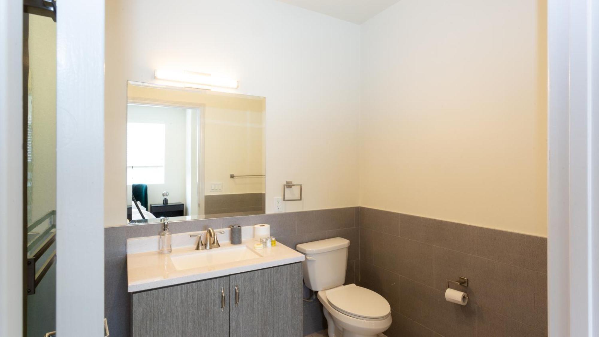 Three-Bedroom Hollywood Condo Los Angeles Zewnętrze zdjęcie