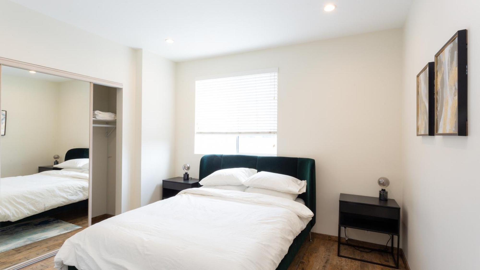 Three-Bedroom Hollywood Condo Los Angeles Zewnętrze zdjęcie