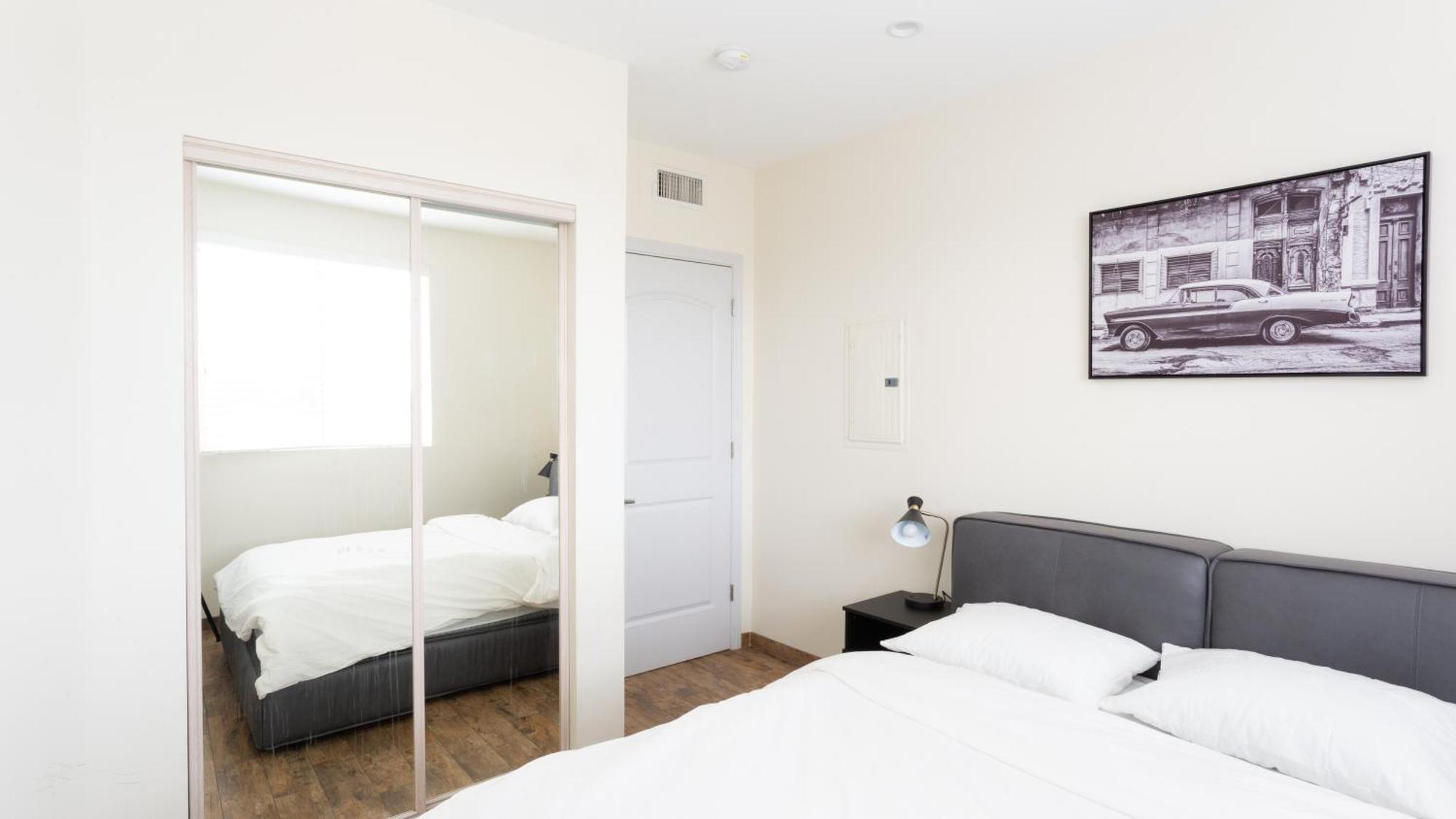 Three-Bedroom Hollywood Condo Los Angeles Zewnętrze zdjęcie