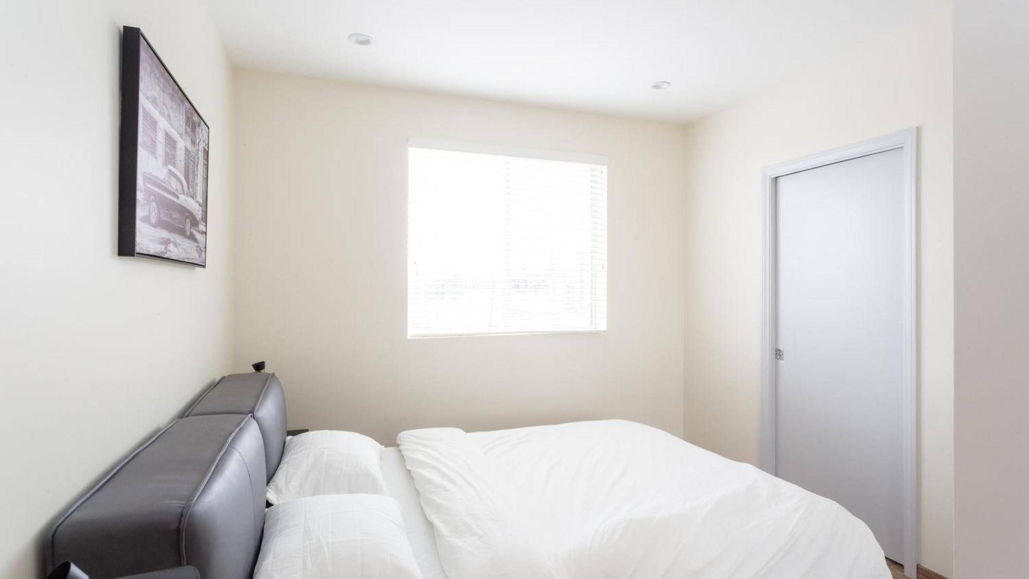 Three-Bedroom Hollywood Condo Los Angeles Zewnętrze zdjęcie